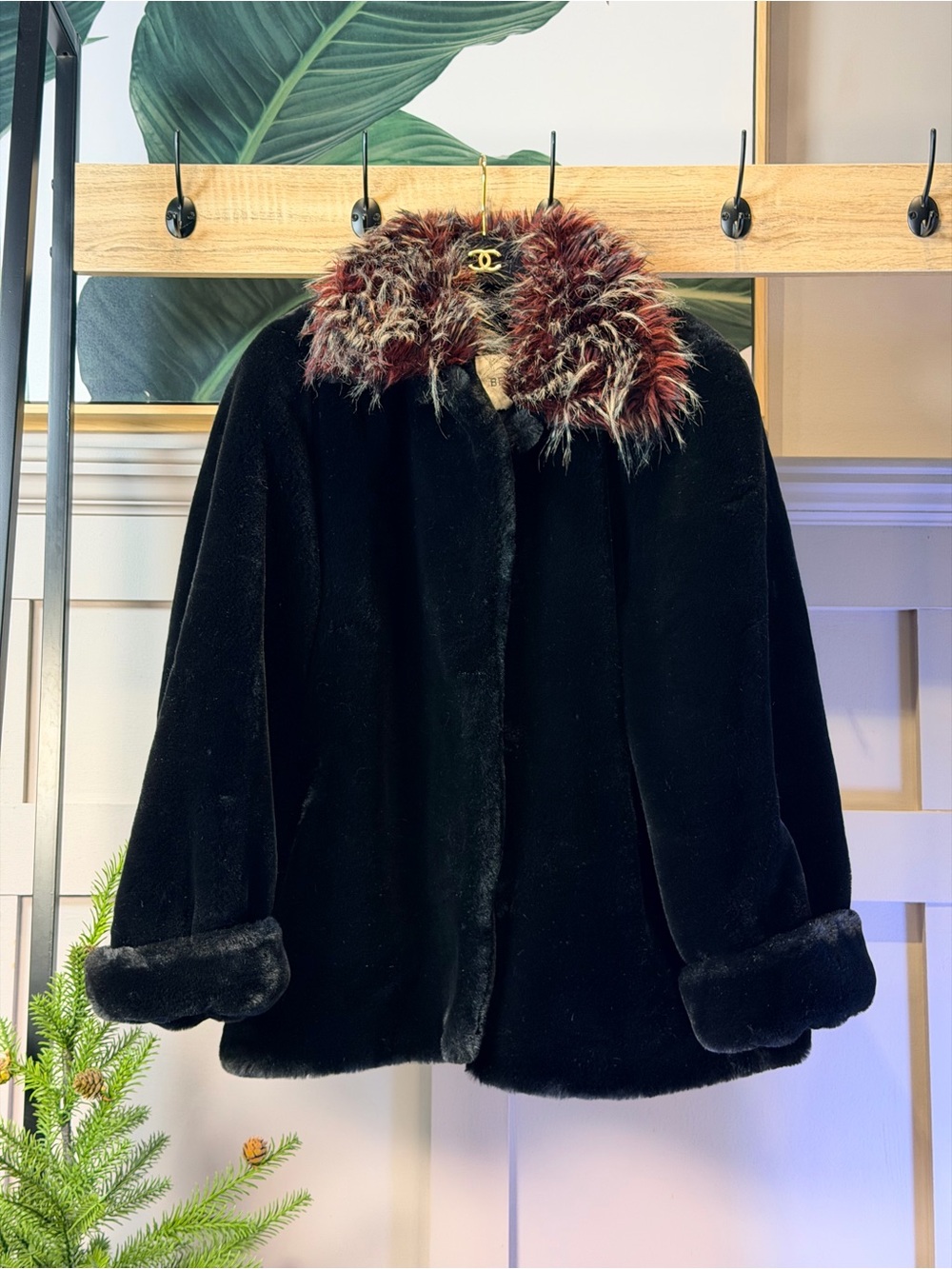 BELLESSA Women's Black Faux Fur Coat Size S